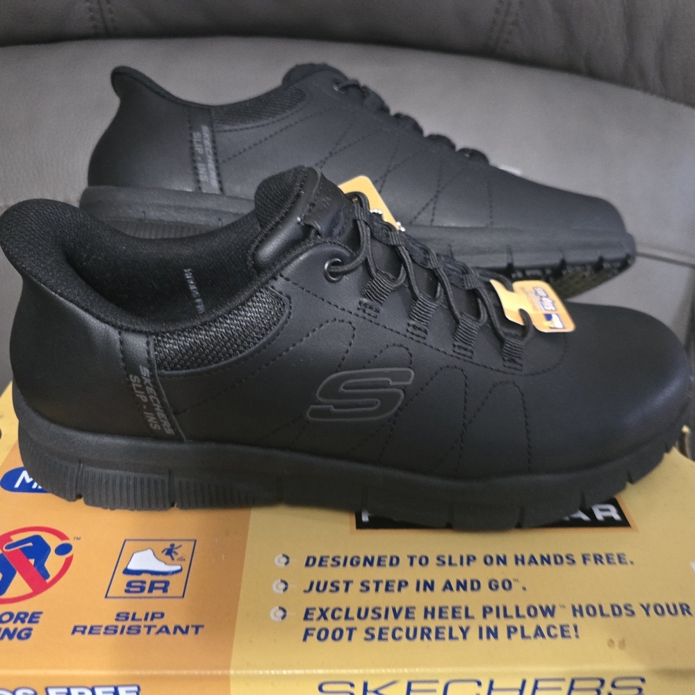 Women's Black Slip-Resistant Shoes